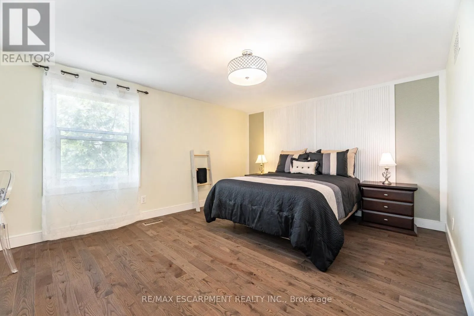 362 PRINCE OF WALES DRIVE