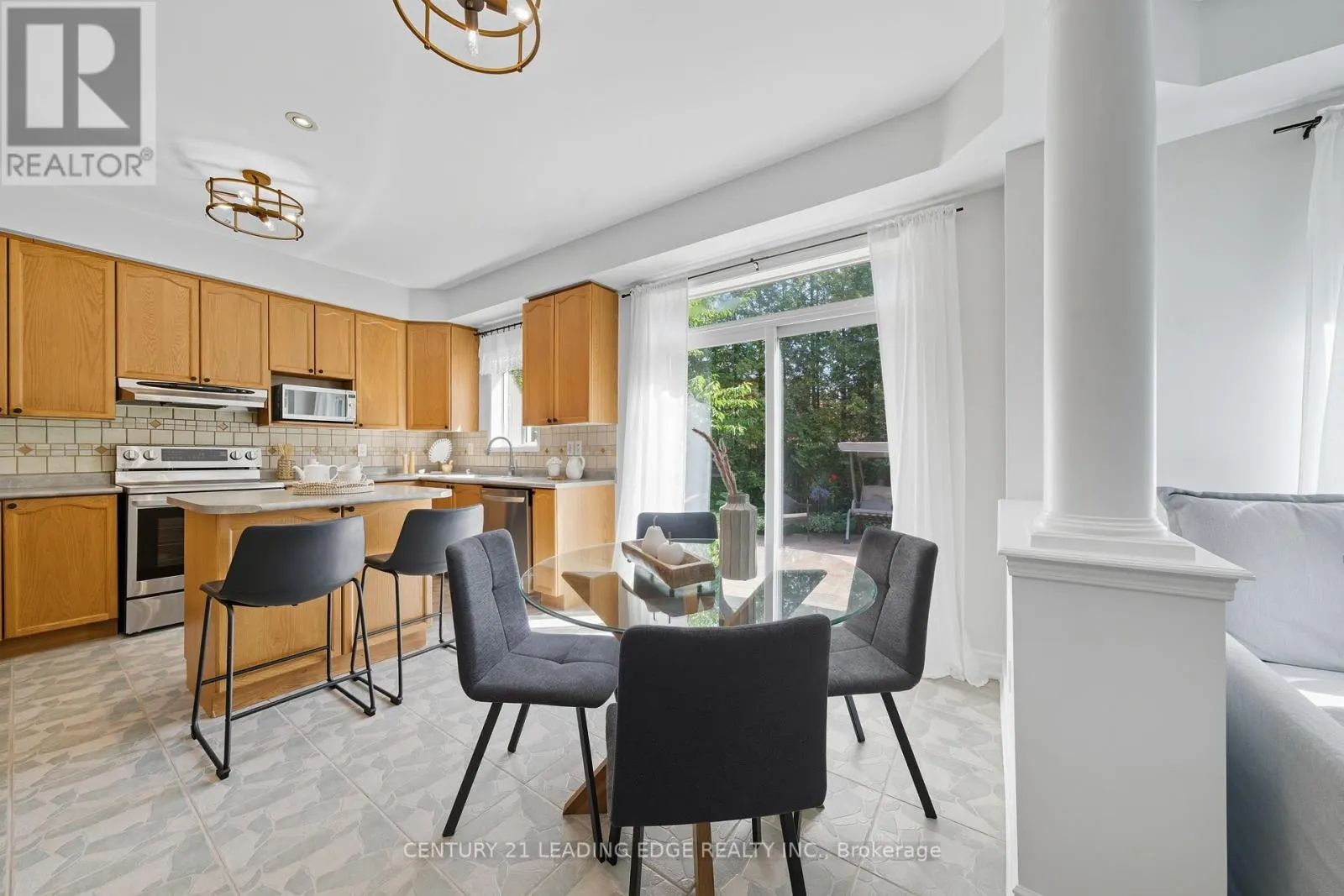 61 SCADDING AVENUE