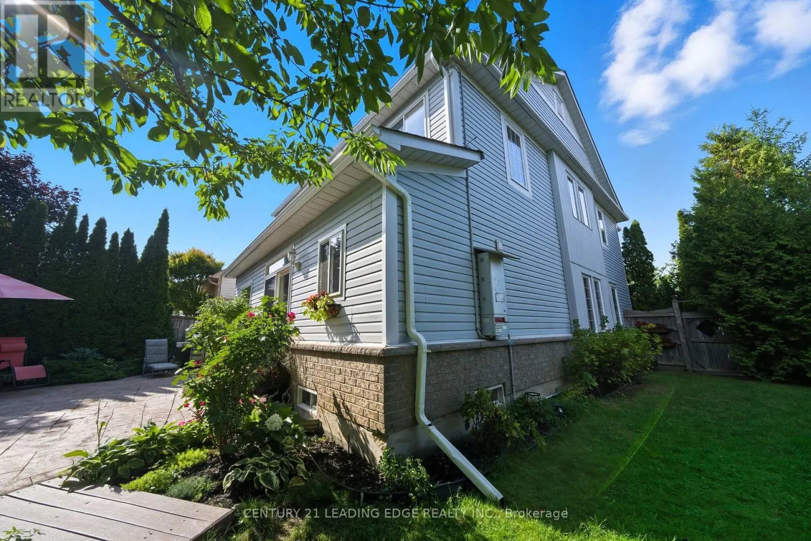 61 SCADDING AVENUE