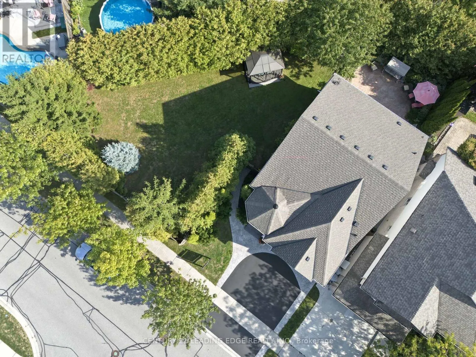 61 SCADDING AVENUE