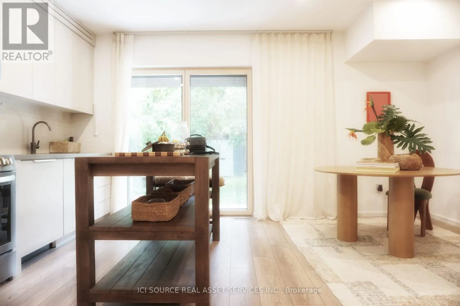 SUITE #1 - 22 BOULTON AVENUE