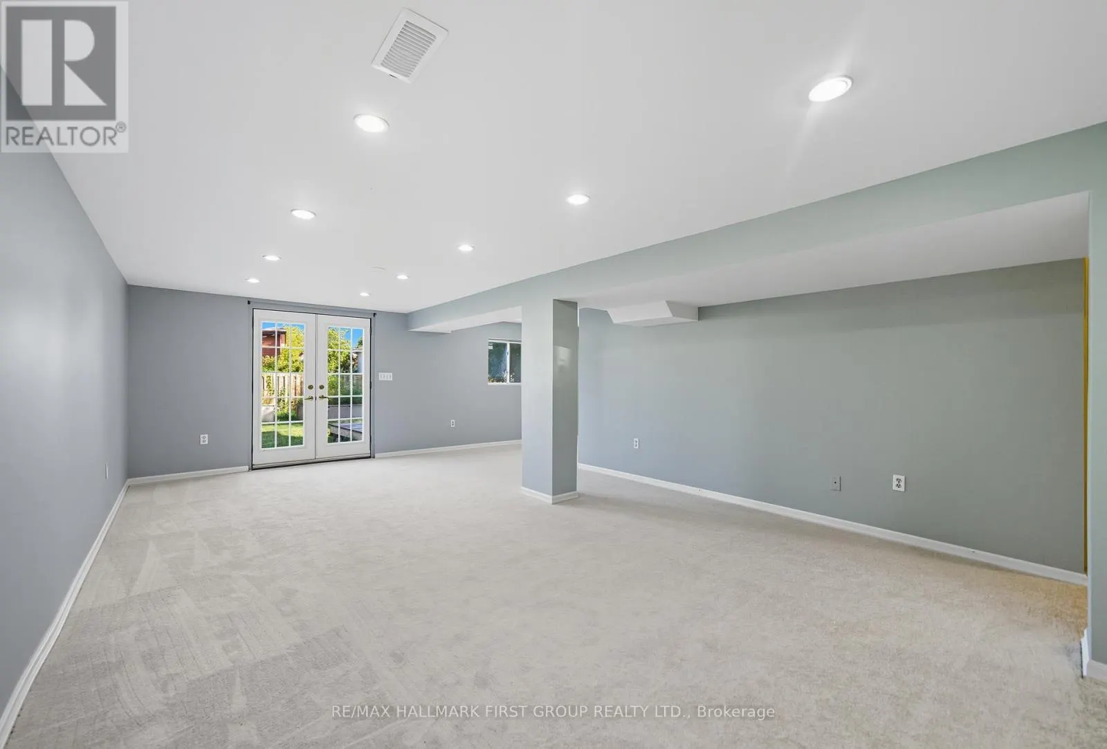 1425 EVANGELINE DRIVE