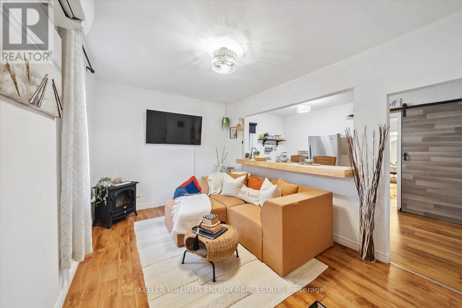 2 BOULTON STREET