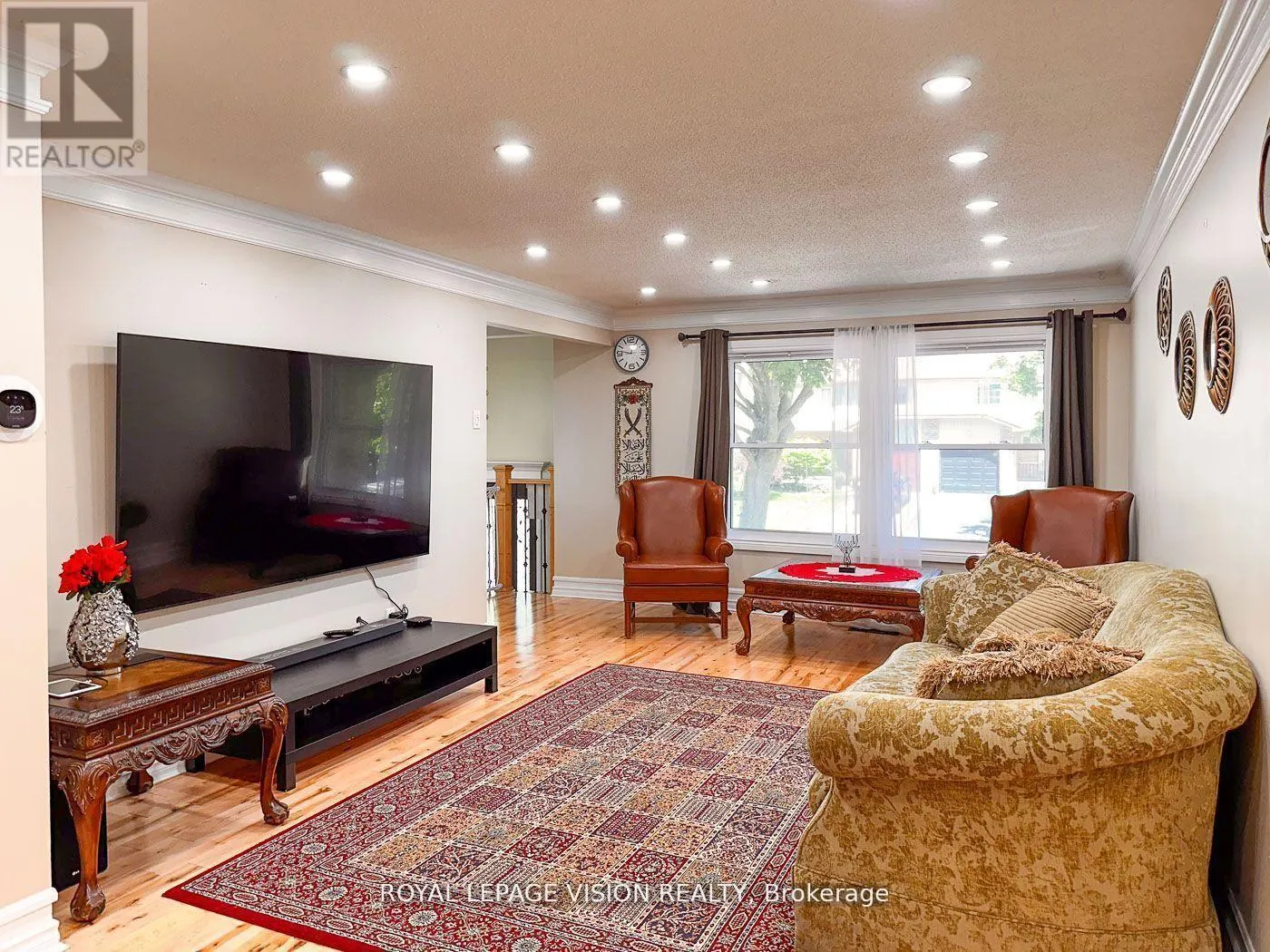 32 GOLDRING DRIVE