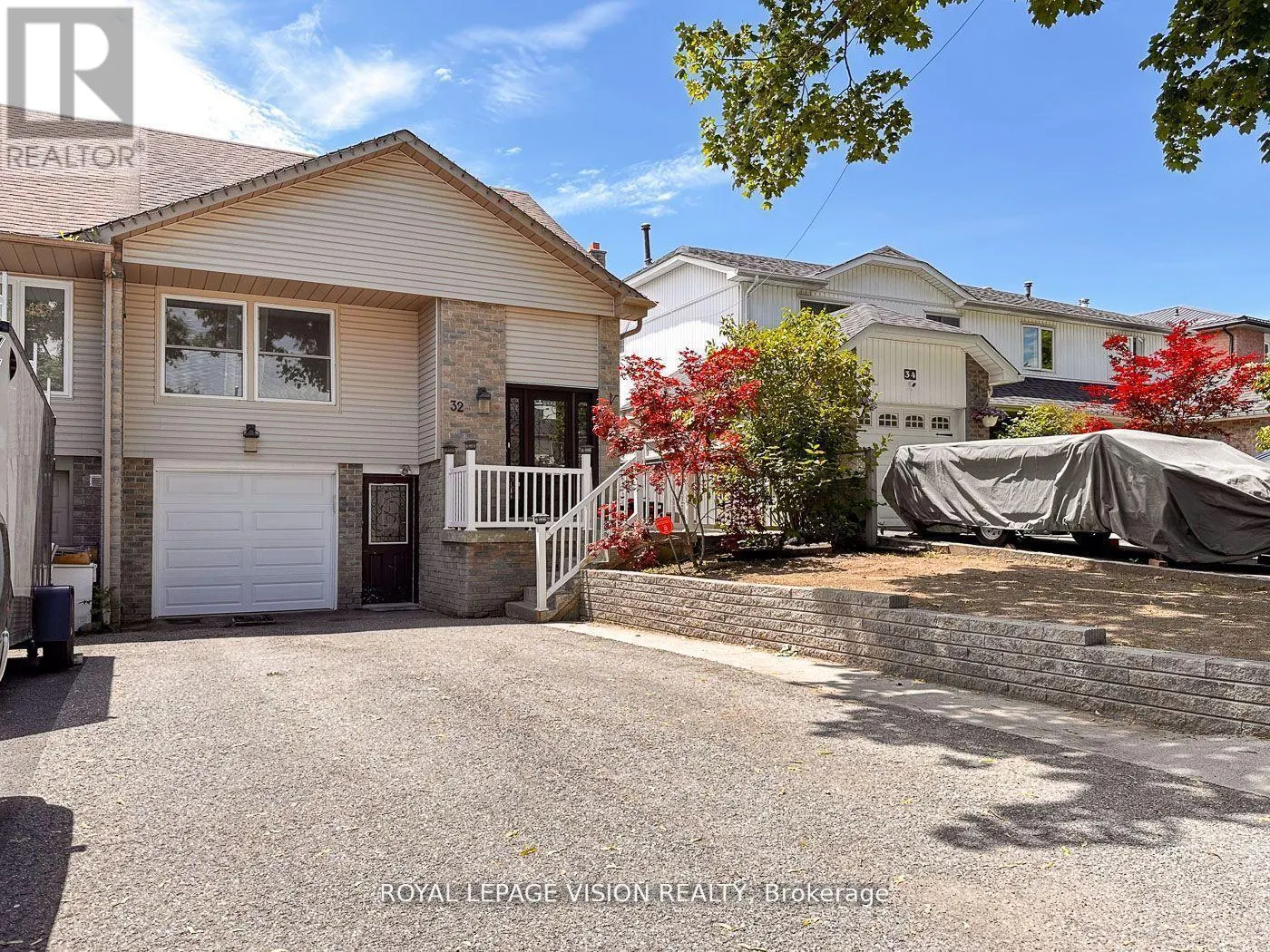 32 GOLDRING DRIVE