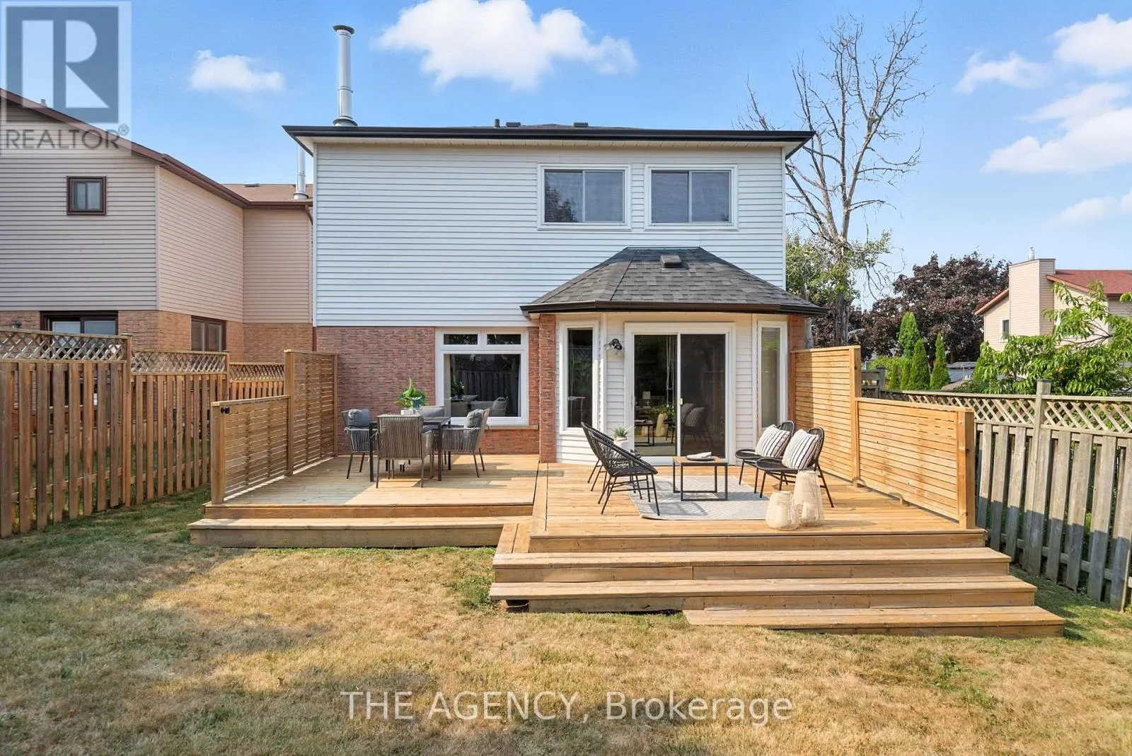 1541 BENTLEY LANE