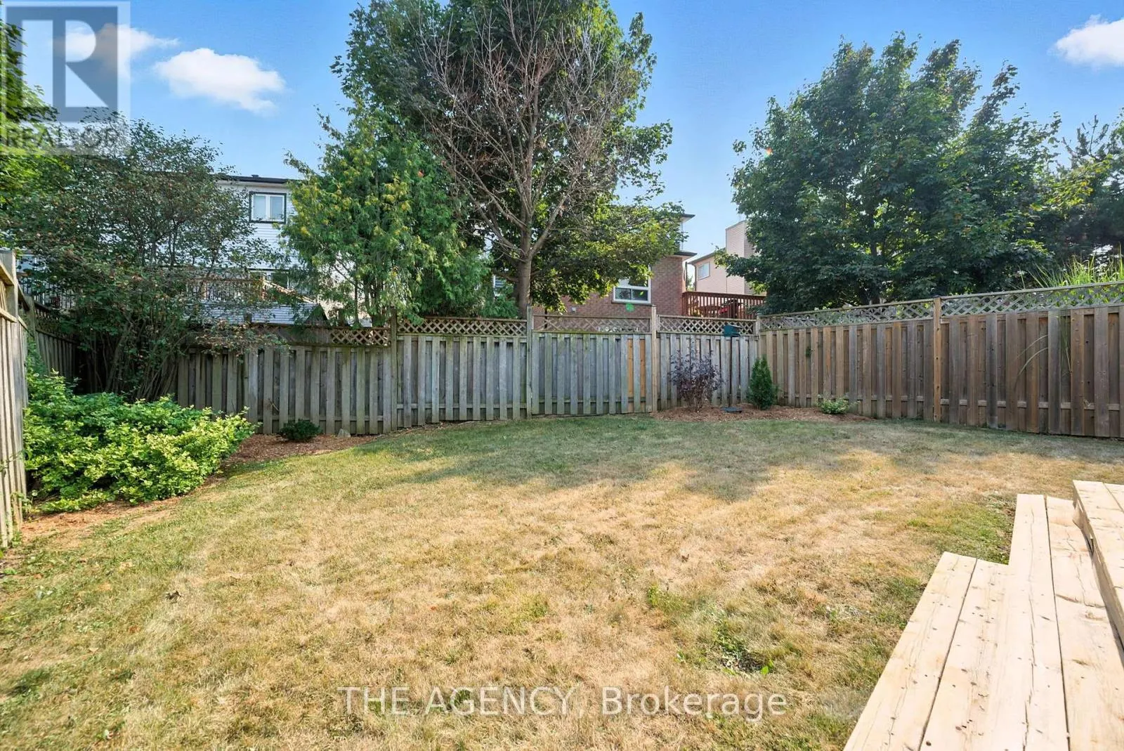 1541 BENTLEY LANE