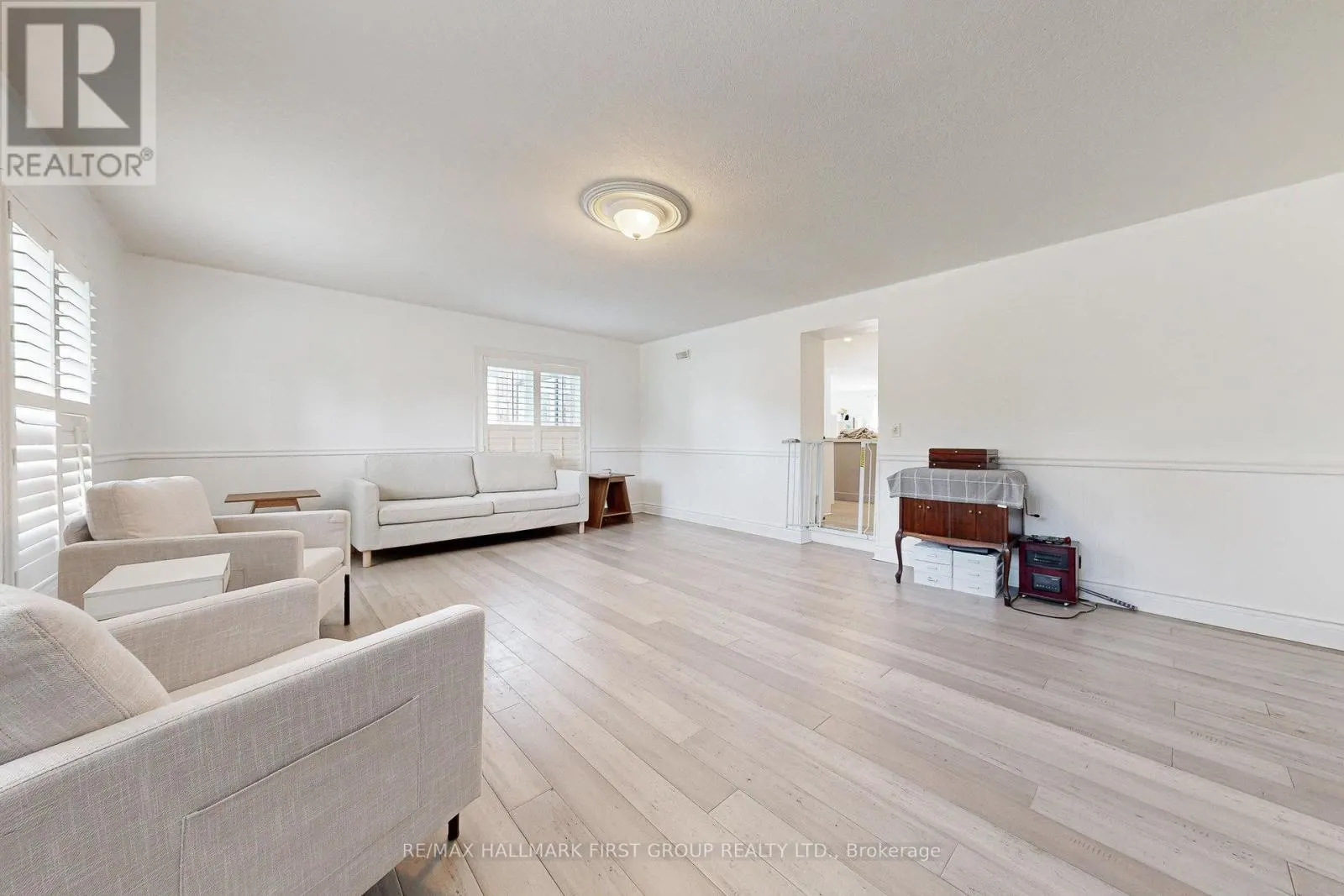 8063 KING STREET
