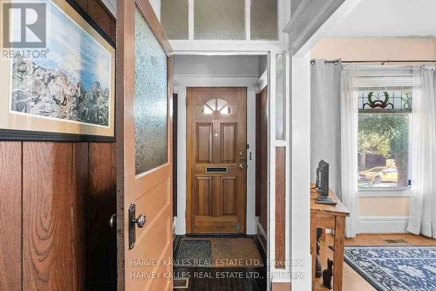 22 SEYMOUR AVENUE