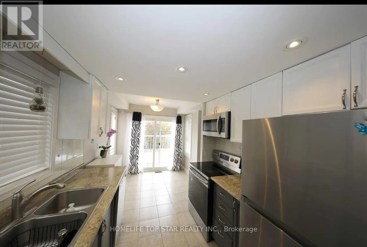 32 MILLINGTON CRESCENT