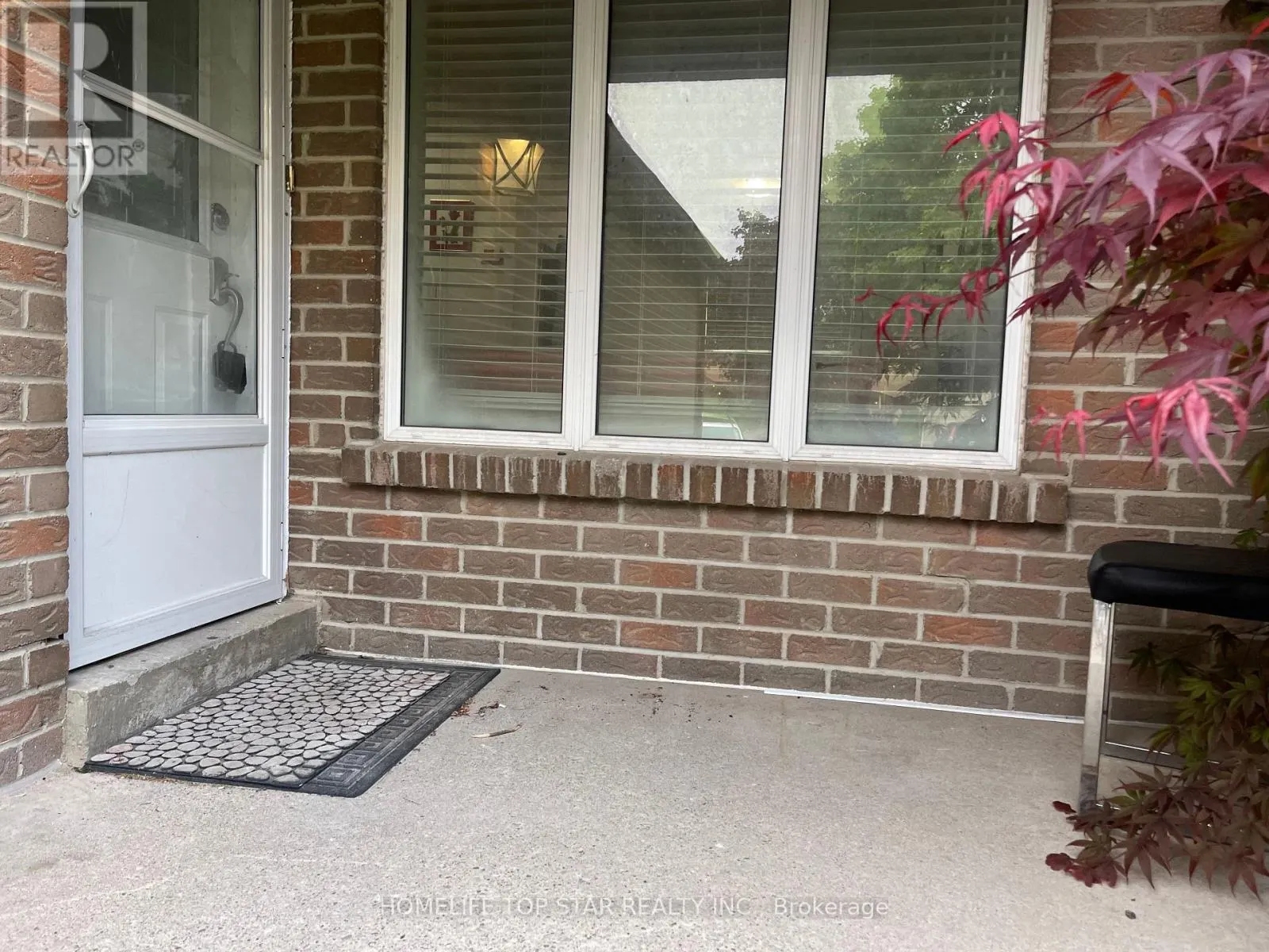 32 MILLINGTON CRESCENT
