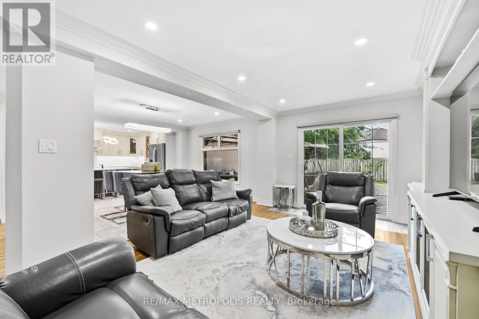 914 SPROULE CRESCENT
