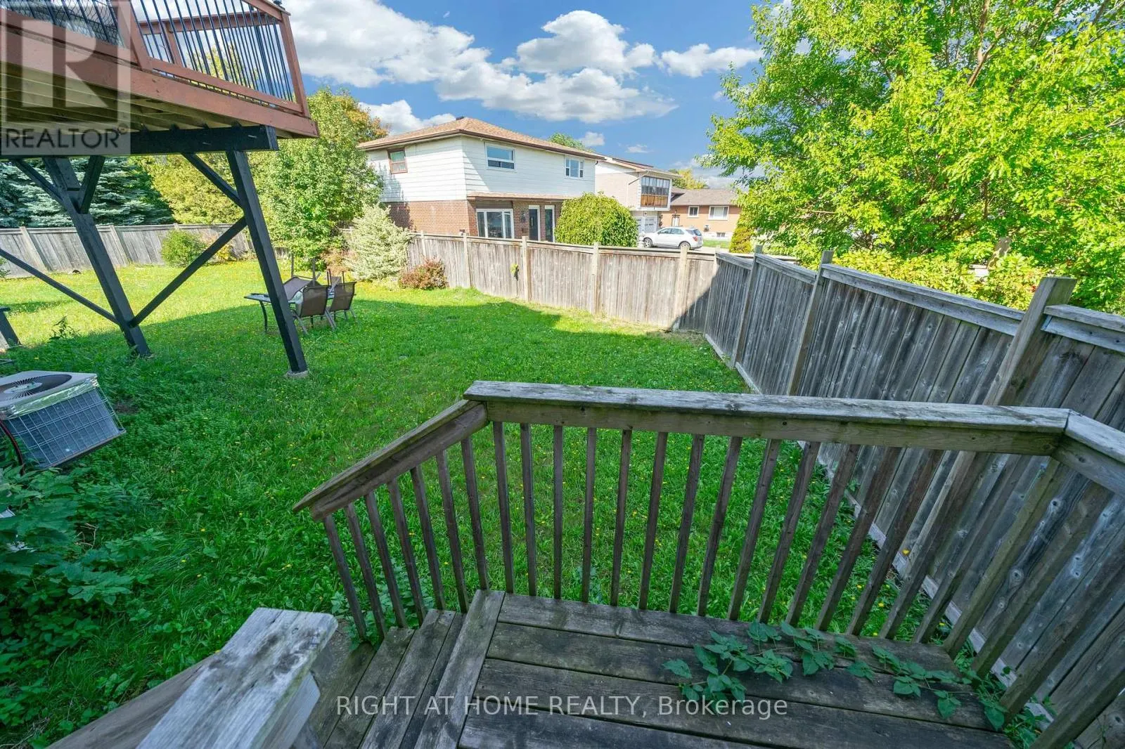 906 BOURNE CRESCENT
