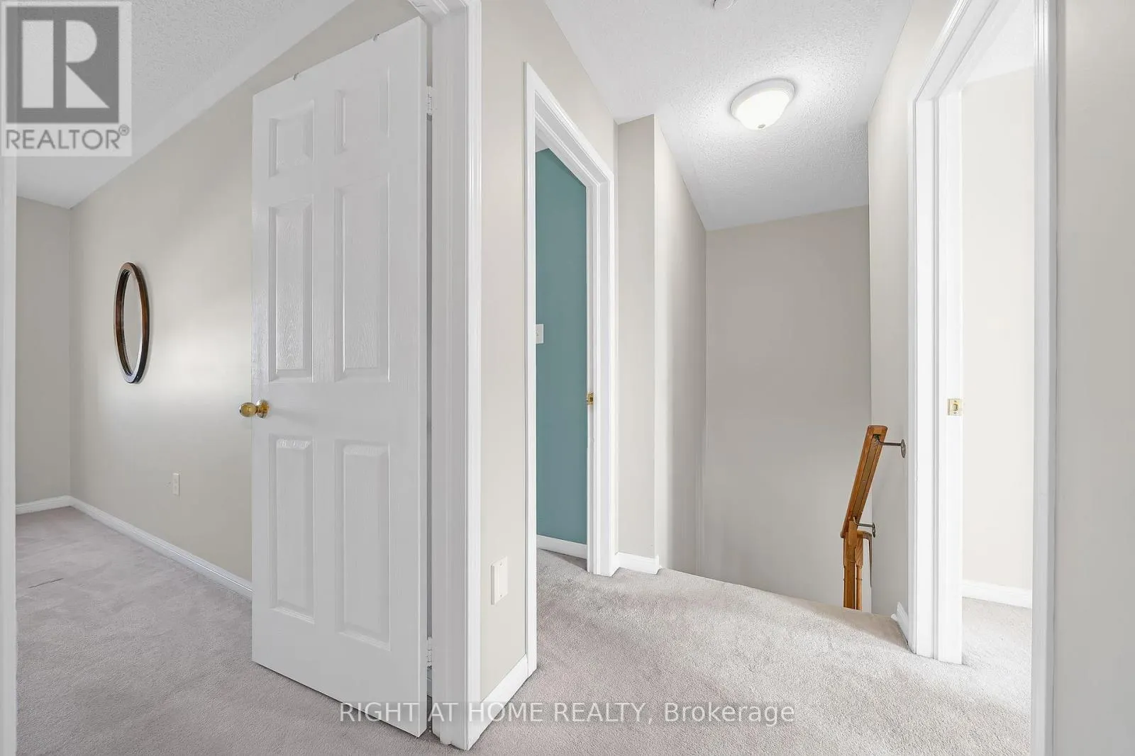 906 BOURNE CRESCENT