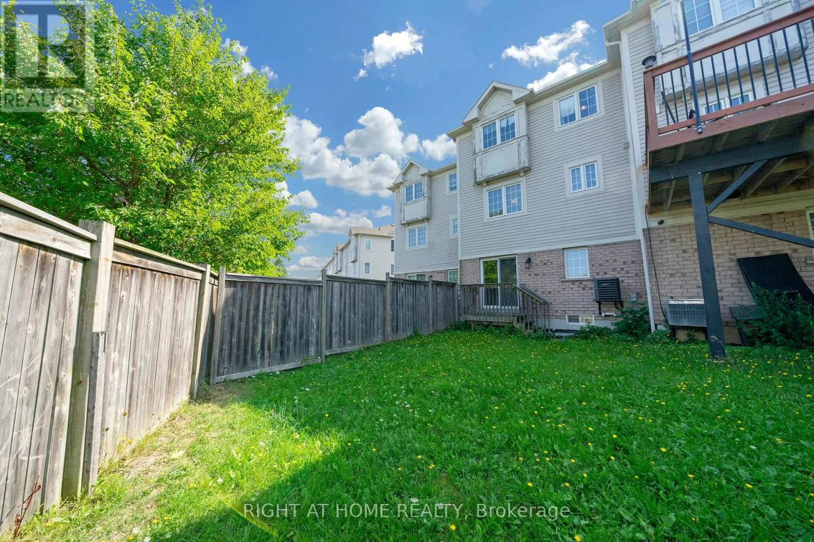 906 BOURNE CRESCENT