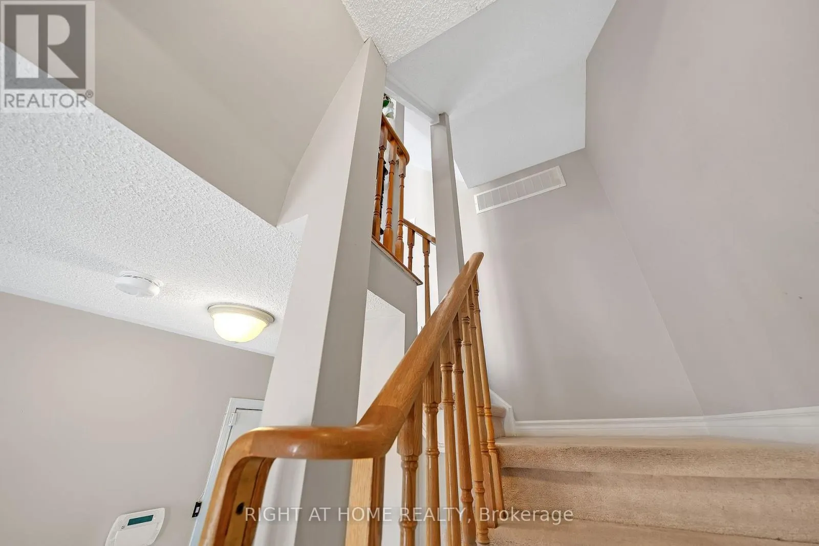 906 BOURNE CRESCENT