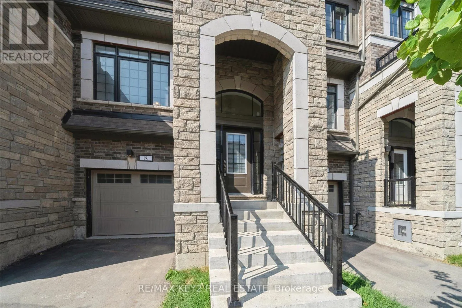 8 CALLOWAY WAY