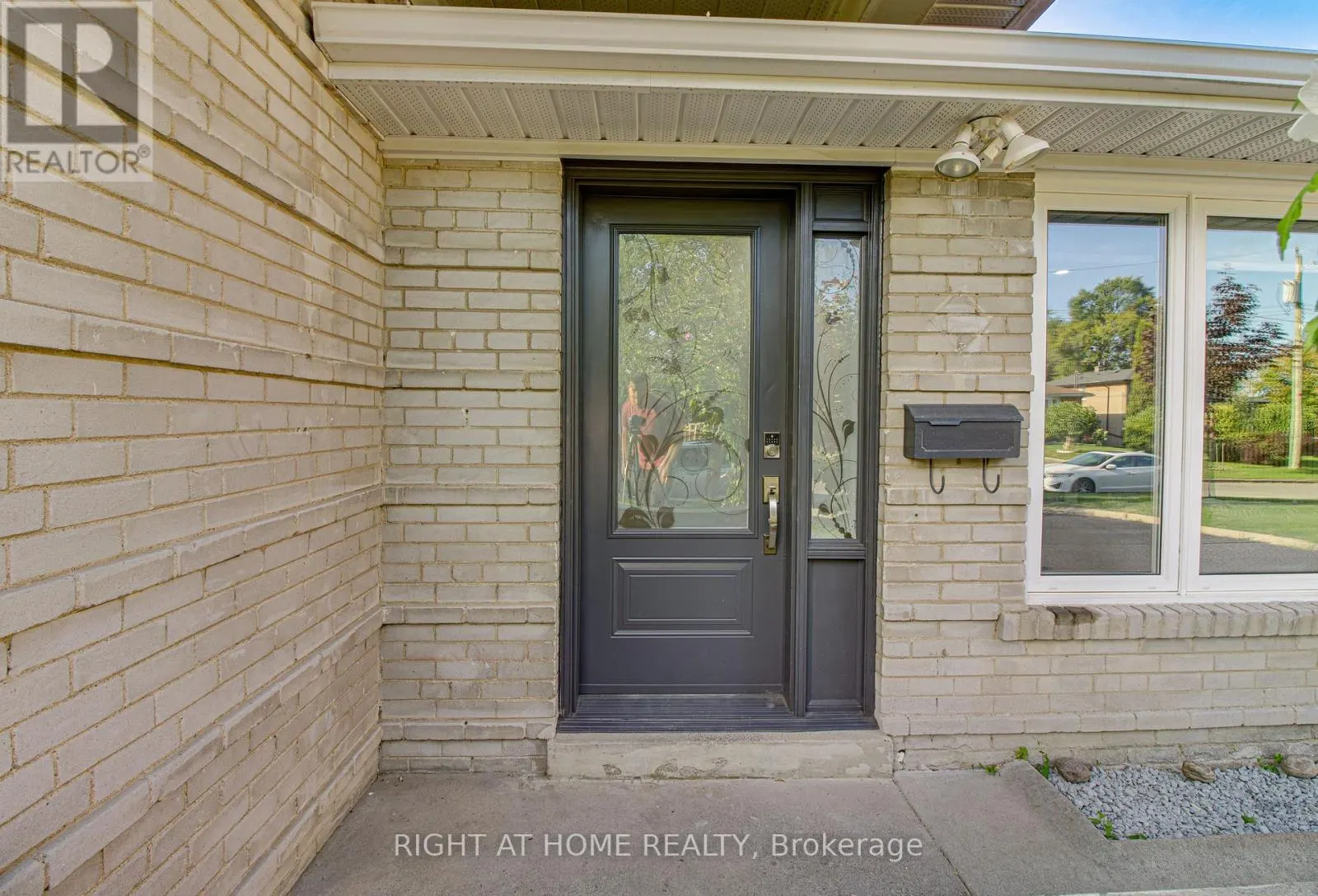 32 TARA AVENUE