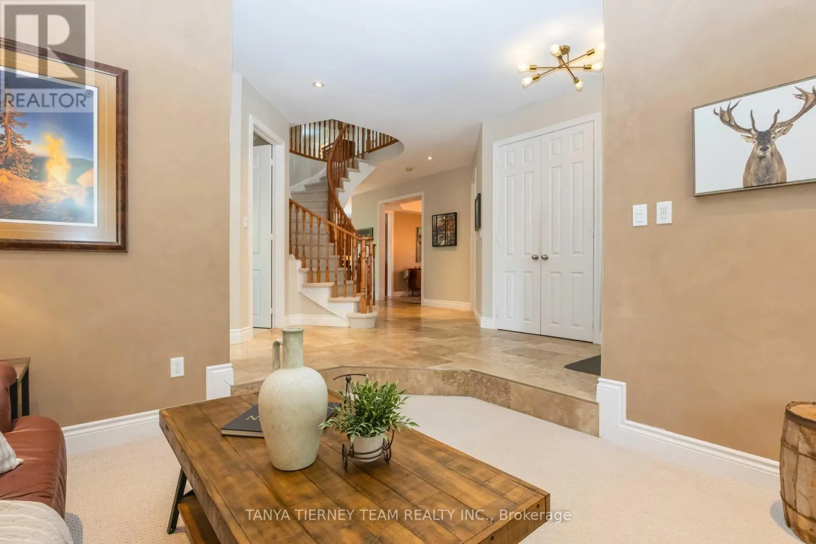 6 BRADDOCK COURT