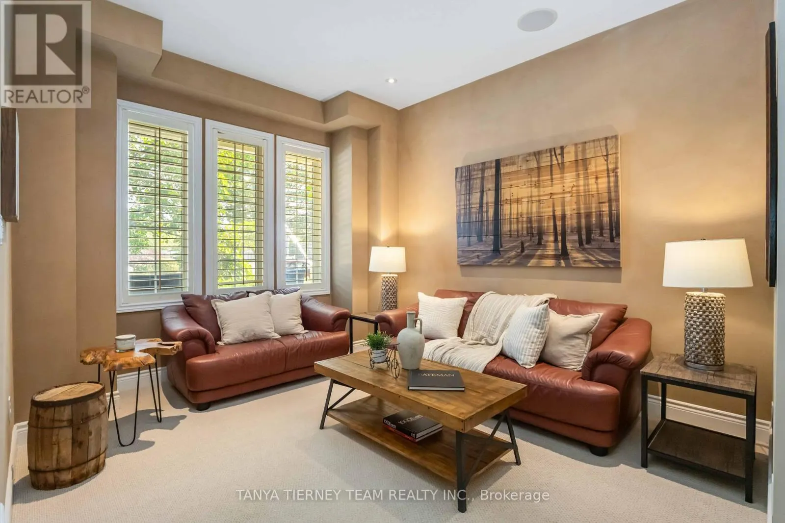 6 BRADDOCK COURT