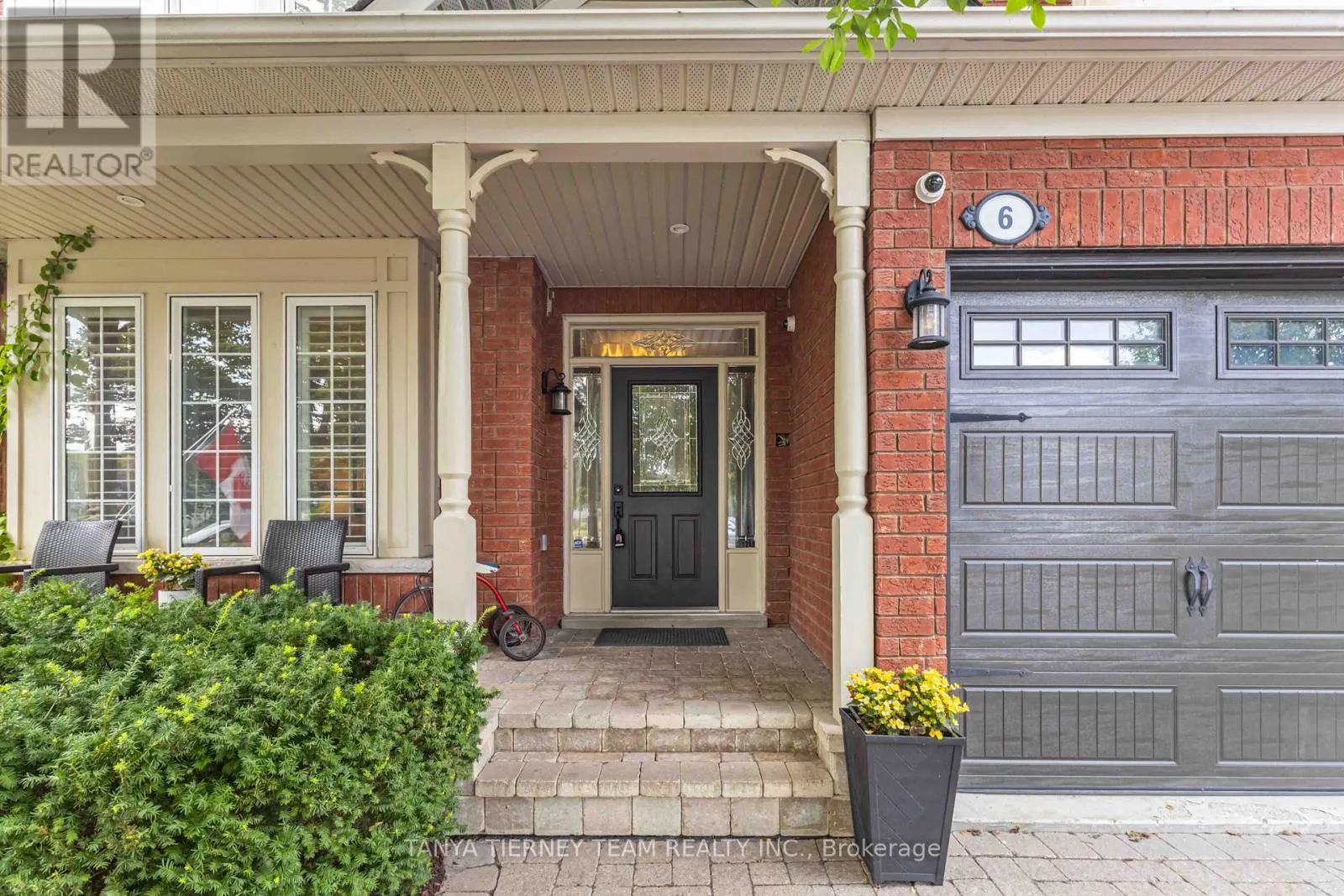 6 BRADDOCK COURT