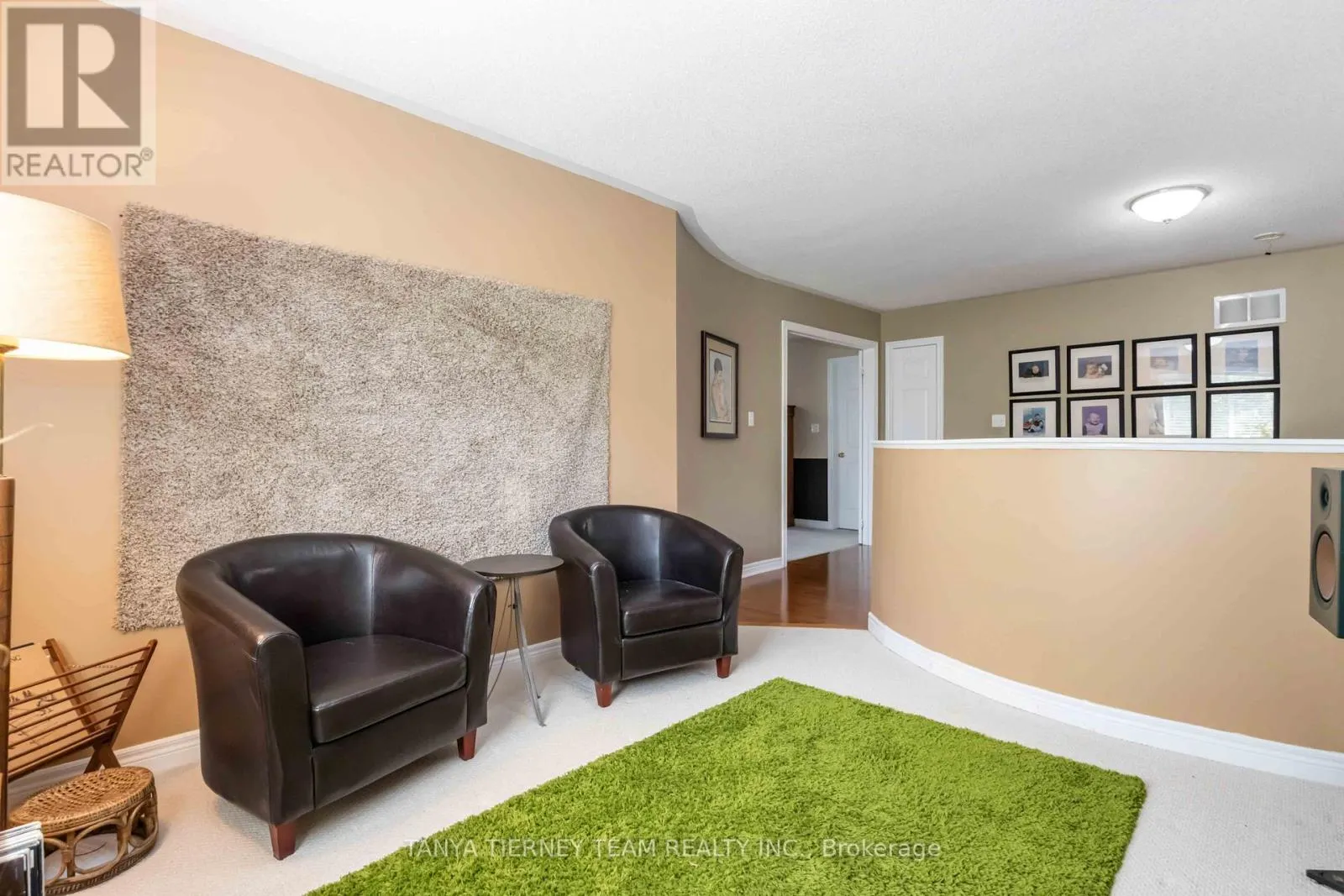 6 BRADDOCK COURT