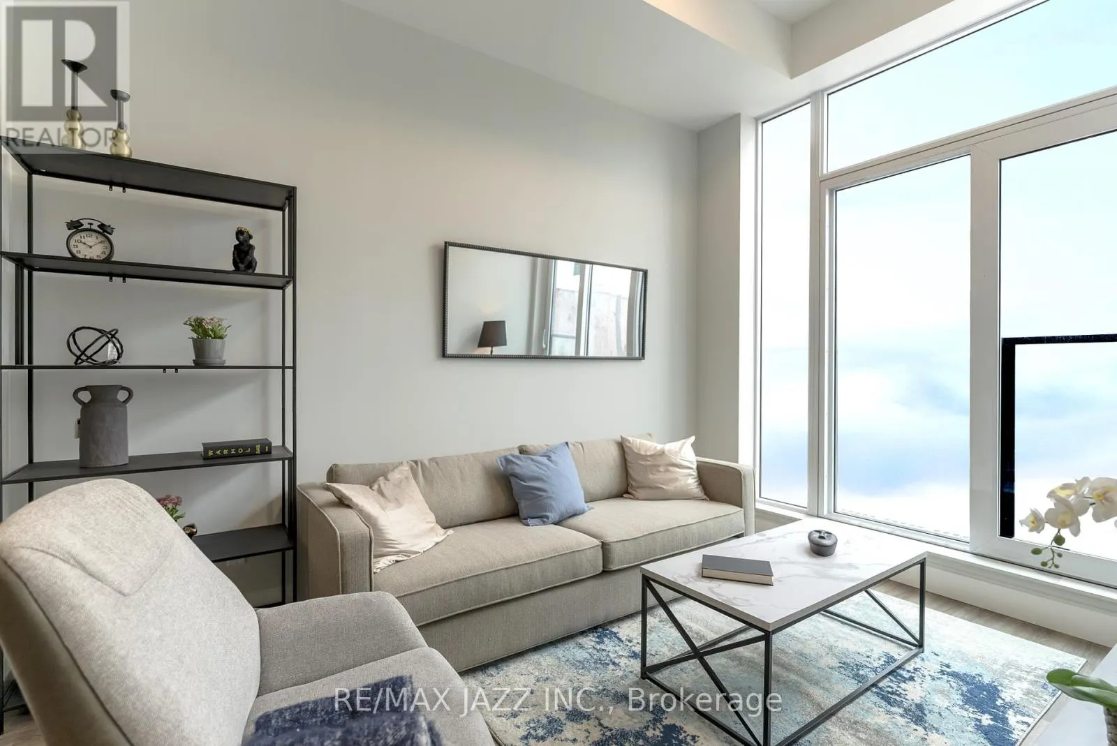 204 - 80 BOND STREET E, #204