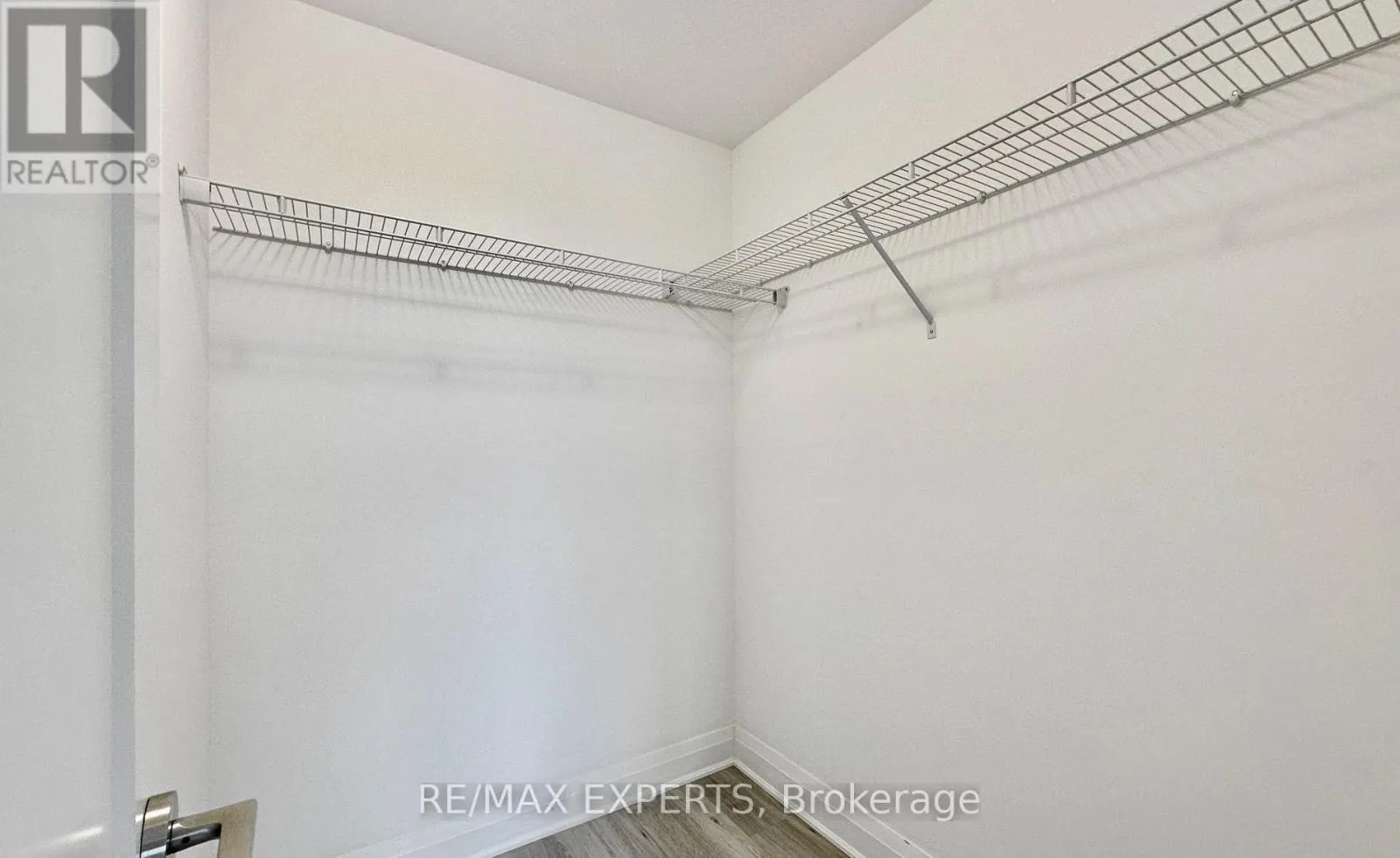 208 - 3220 SHEPPARD AVENUE E