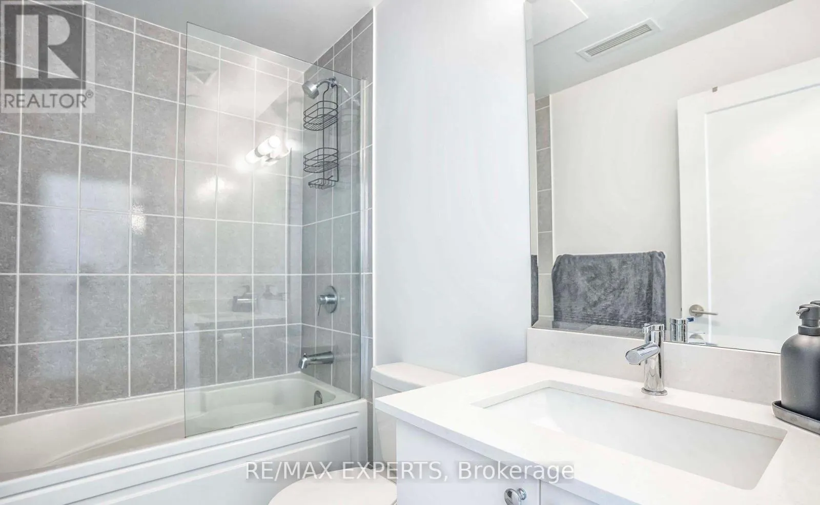 208 - 3220 SHEPPARD AVENUE E