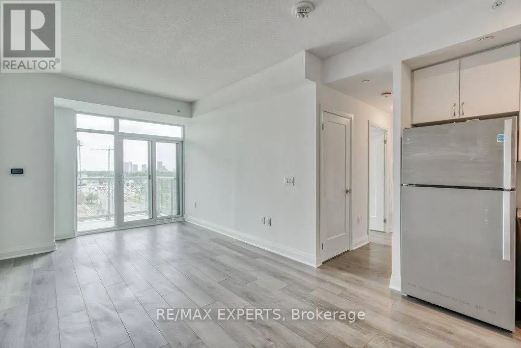 208 - 3220 SHEPPARD AVENUE E