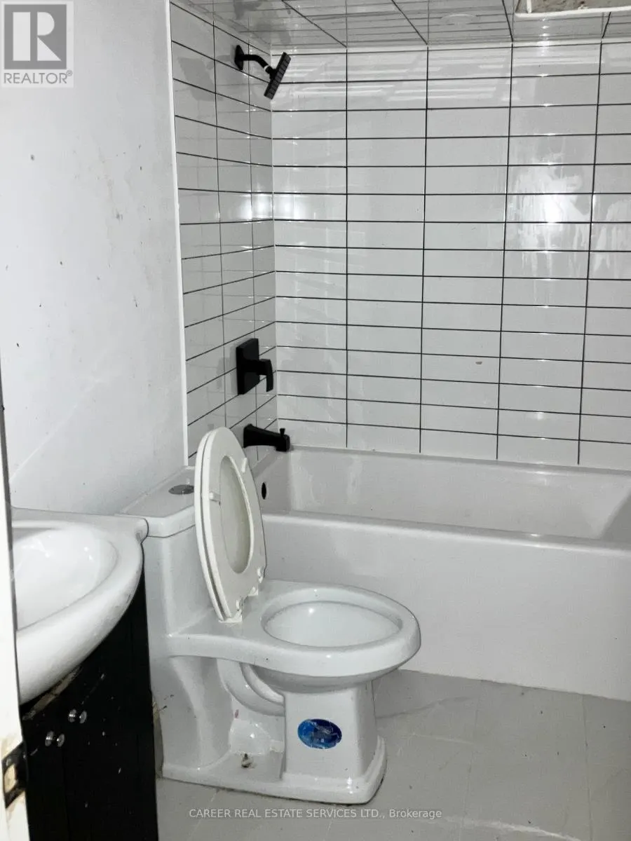 90 - 53 TAUNTON ROAD E, #90