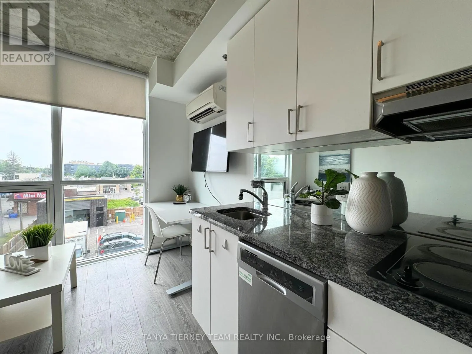 535 - 1900 SIMCOE STREET N