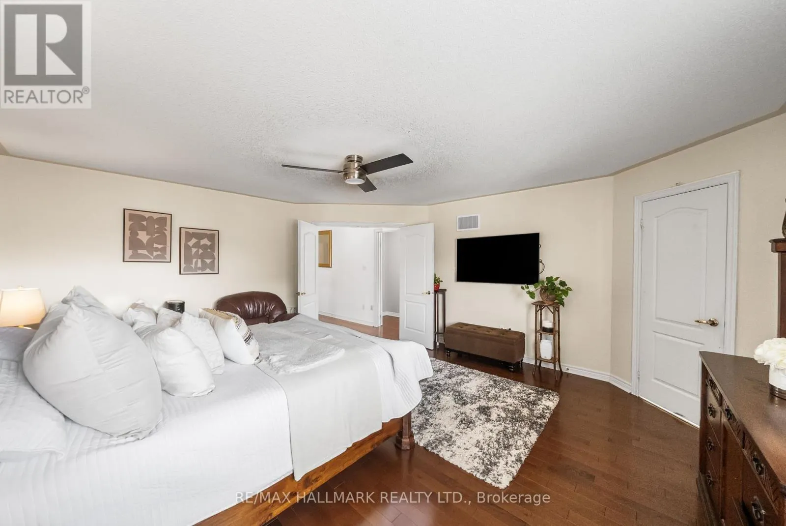 95 ROCKLAND CRESCENT