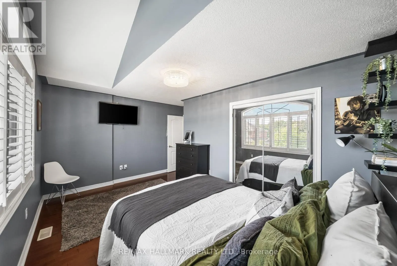 95 ROCKLAND CRESCENT
