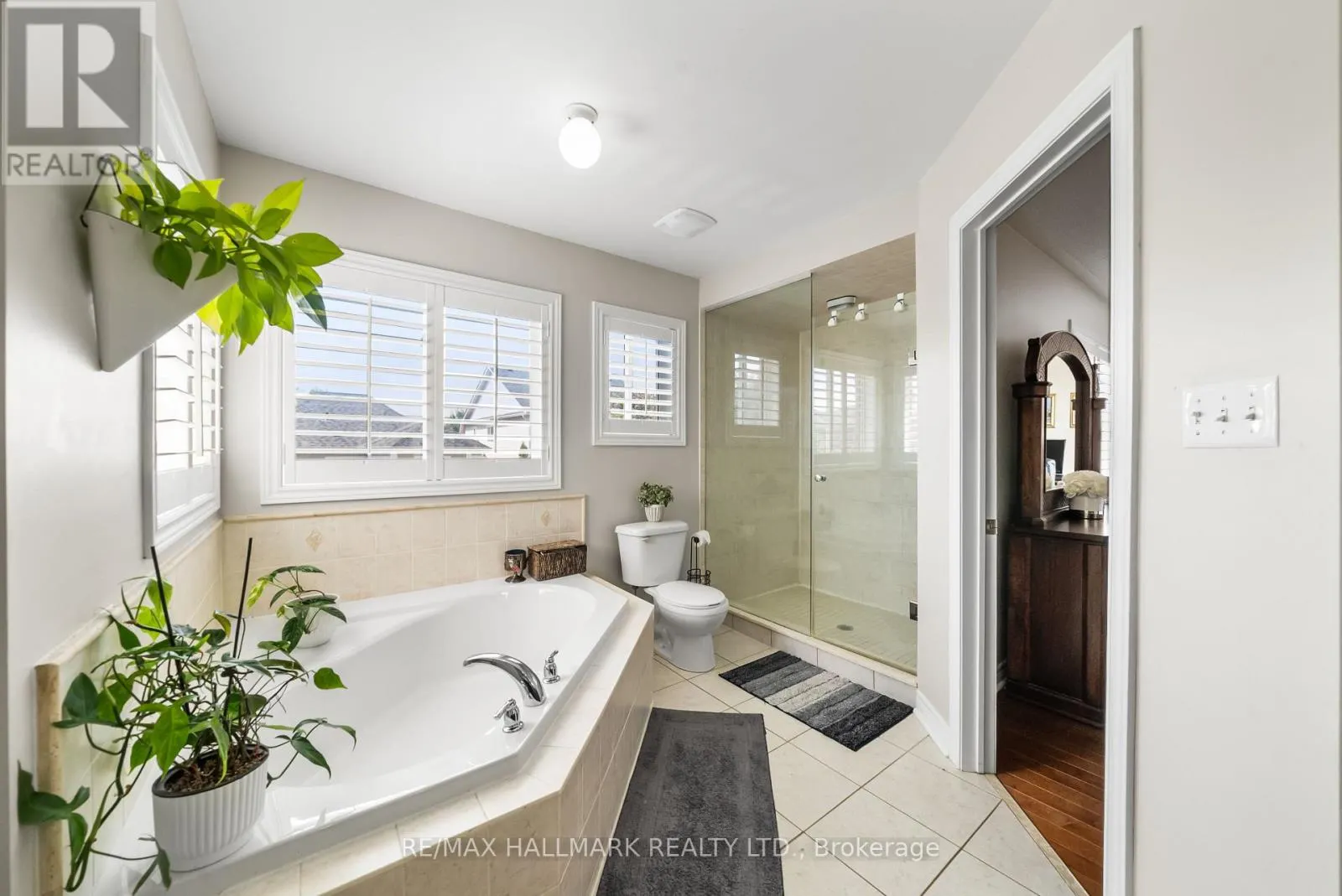 95 ROCKLAND CRESCENT