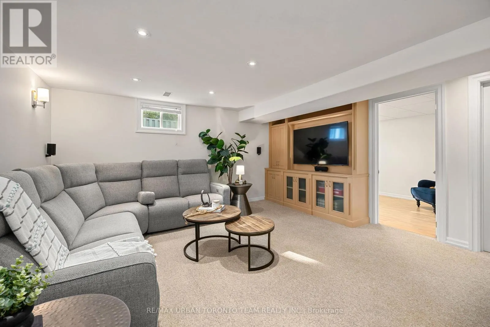 57 RAVINE PARK CRESCENT