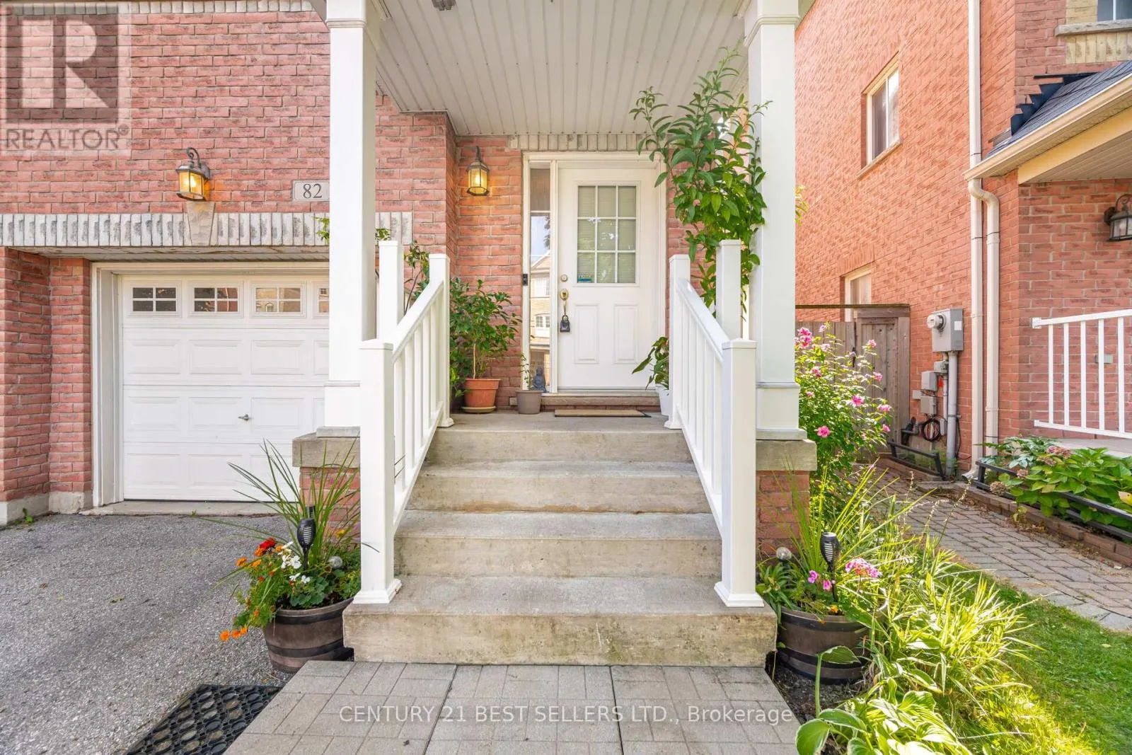 82 PILKINGTON DRIVE