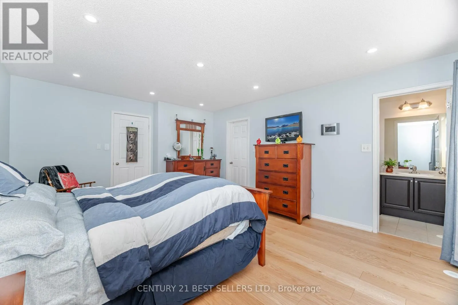 82 PILKINGTON DRIVE
