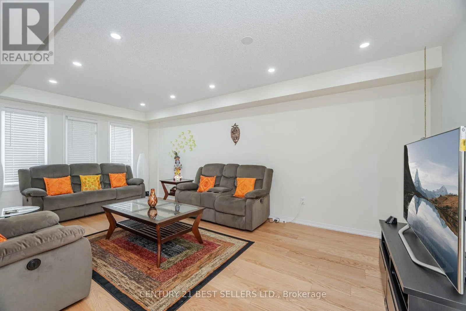 82 PILKINGTON DRIVE