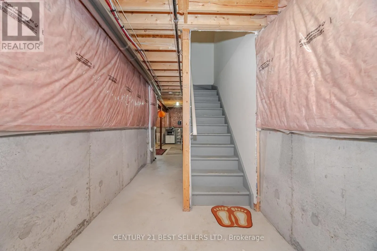 82 PILKINGTON DRIVE
