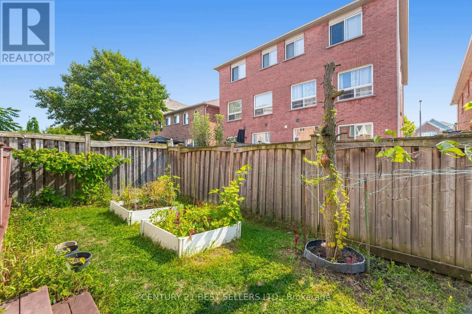 82 PILKINGTON DRIVE