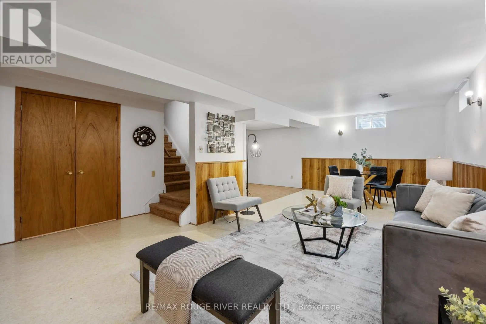 12 WOODLAWN COURT