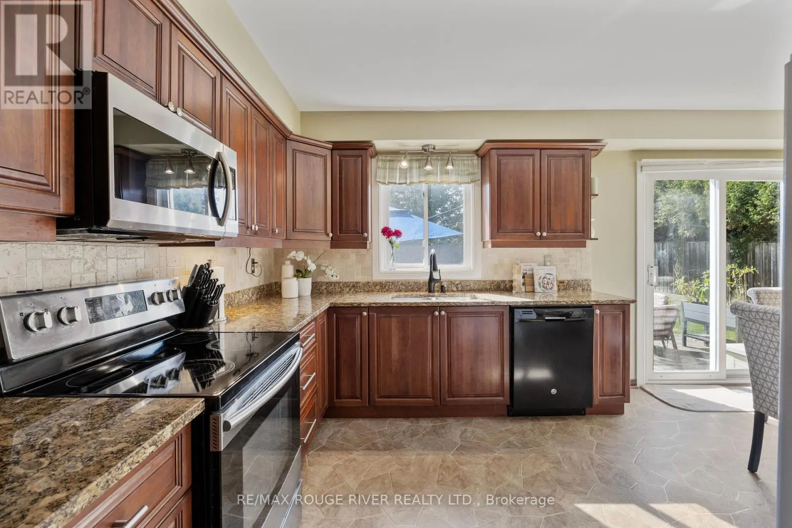 12 WOODLAWN COURT