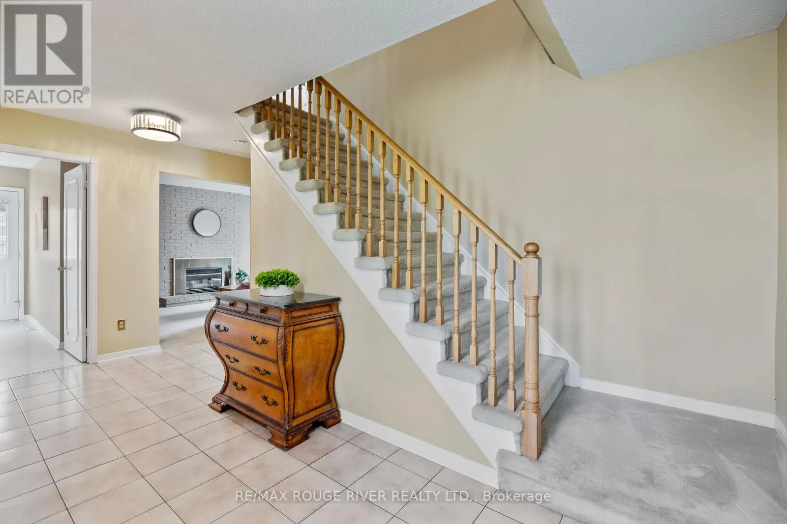 12 WOODLAWN COURT