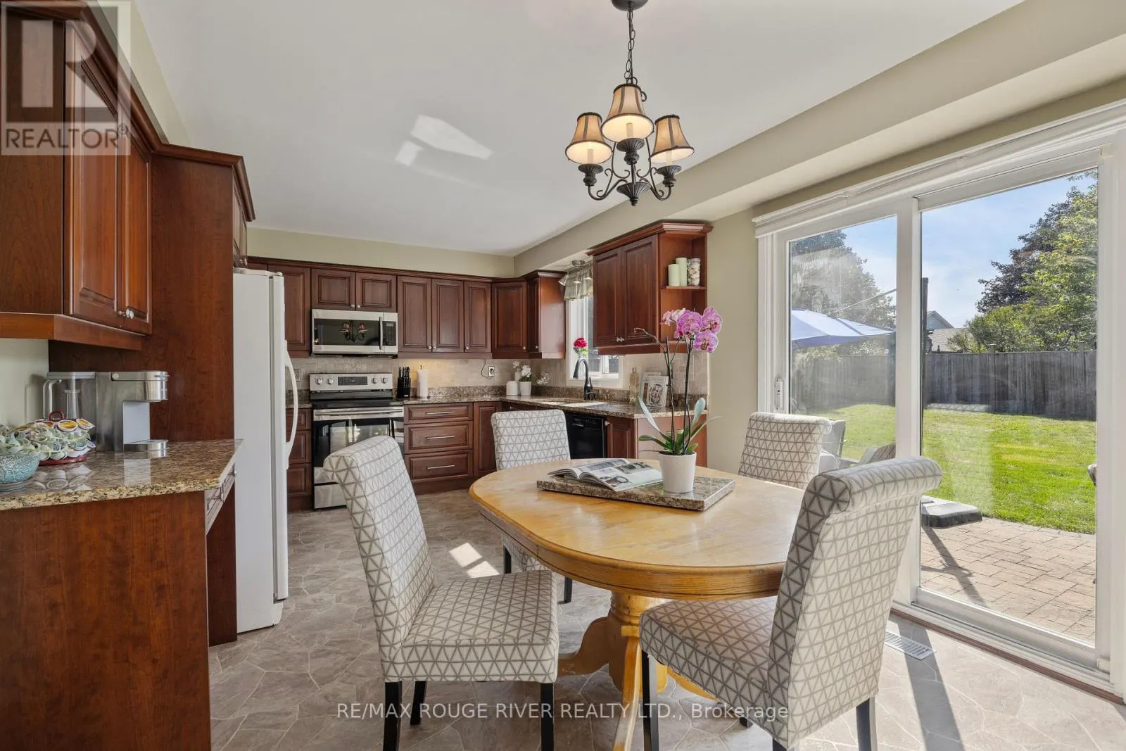 12 WOODLAWN COURT