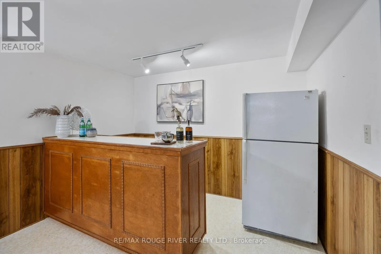 12 WOODLAWN COURT