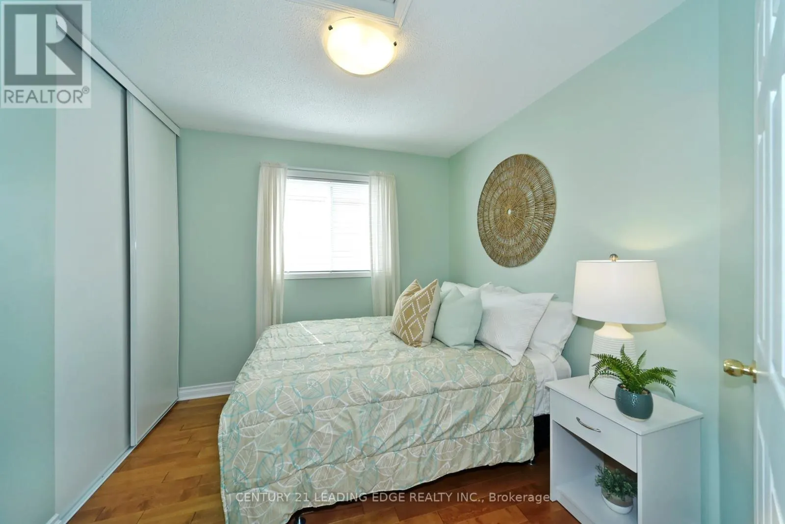 548 NOTTINGHAM CRESCENT
