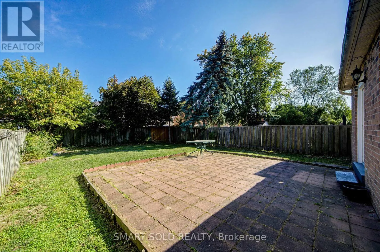 61 STOCKBRIDGE CRESCENT