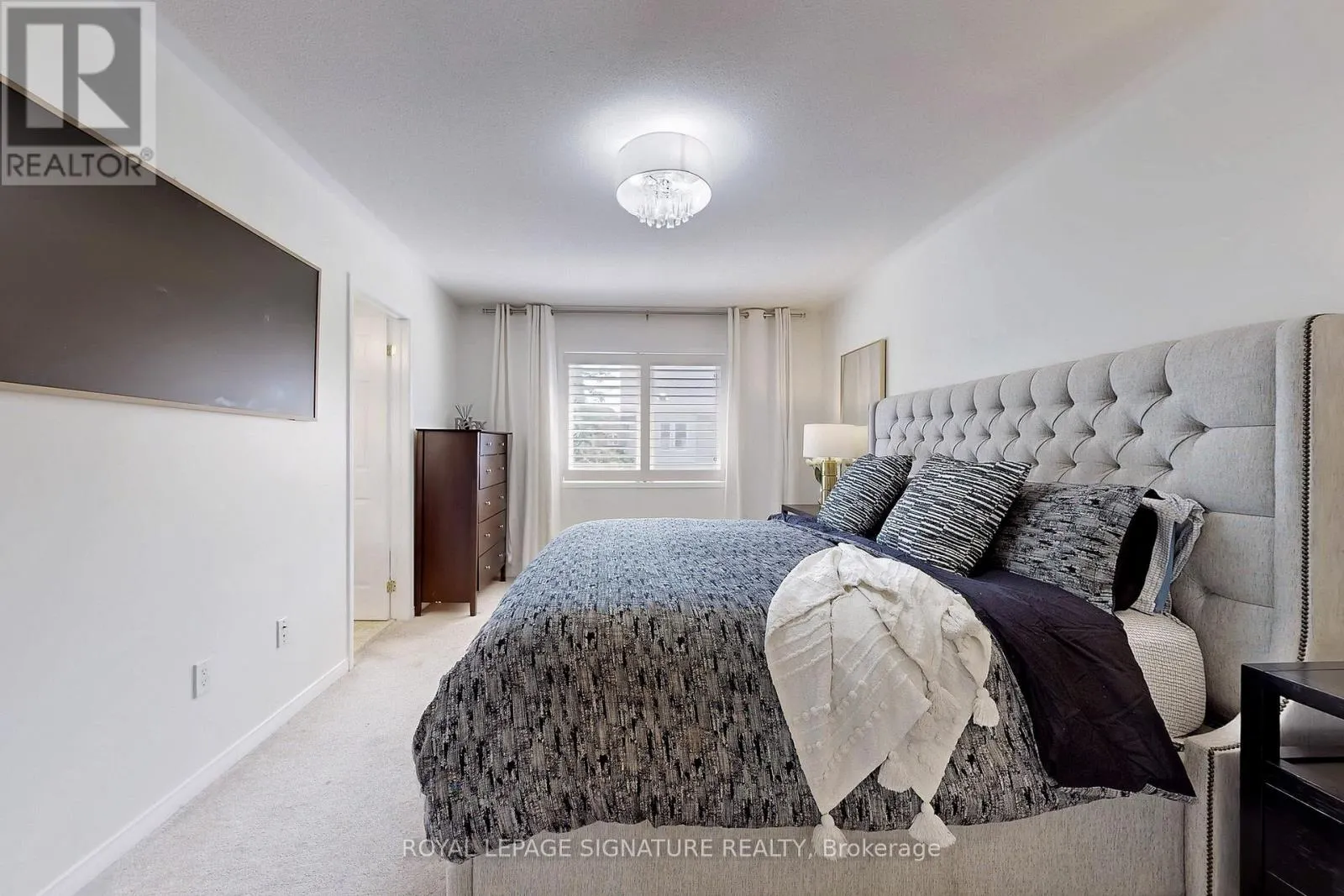 35 WESTRAY CRESCENT