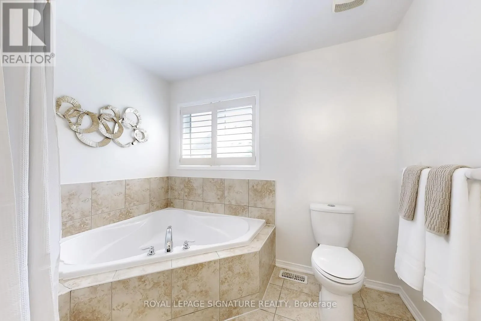 35 WESTRAY CRESCENT